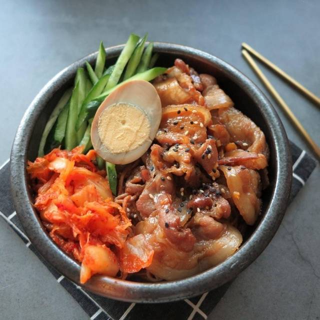 韓式辣伴麵